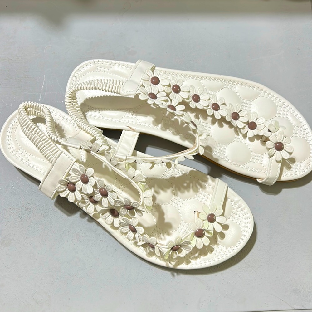Size 6 sandal